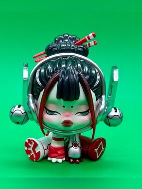 Skull panda figure